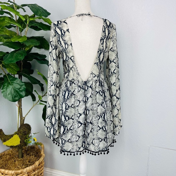 SNAKE PRINT BLUE GREY BELL SLEEVE SHORT POM POM ROMPER - Picture 2 of 7